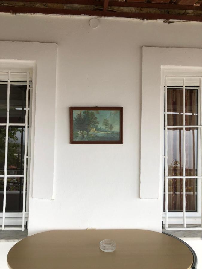 Lida'S House Hotel Lukove Bagian luar foto